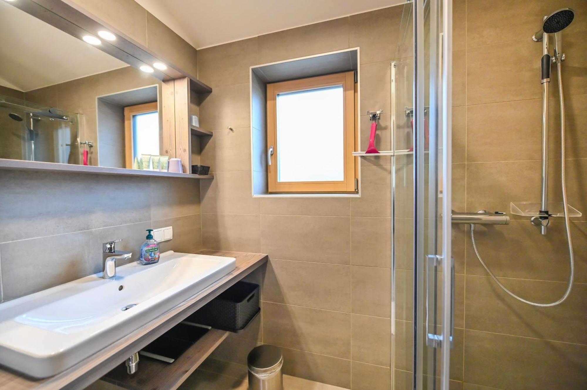 Apartmenthaus Pastner Am Teich Uebelbach Bagian luar foto