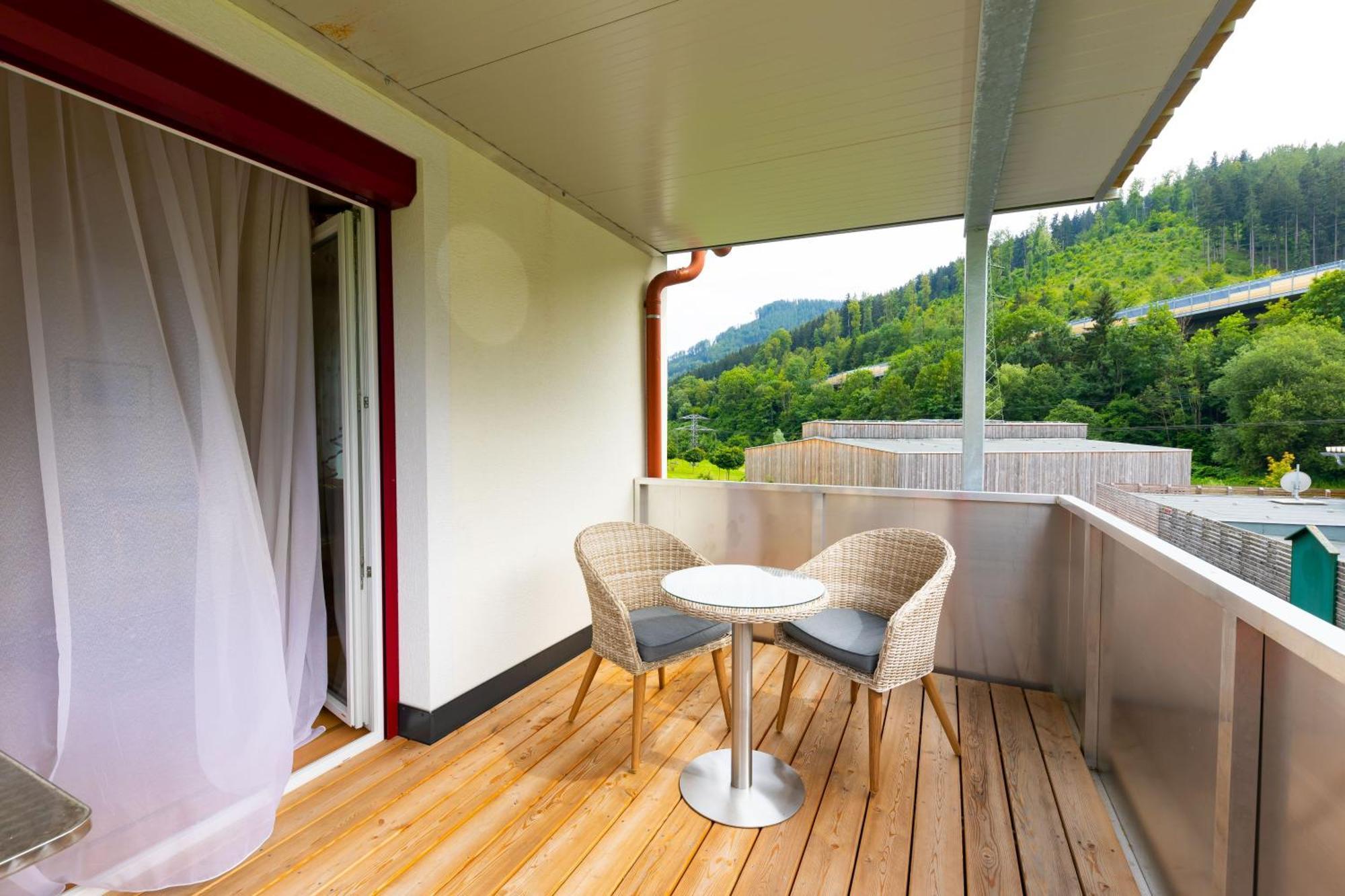 Apartmenthaus Pastner Am Teich Uebelbach Bagian luar foto